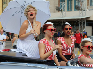 Universal Marilyn lookalike