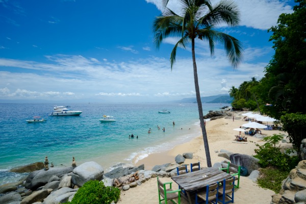 Sunwing Takes Off From The West