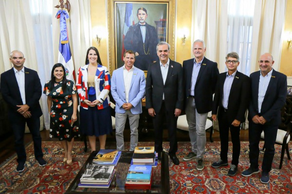 SRI Executives Make Exploratory Visit To The DR