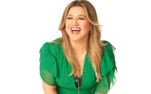 Kelly Clarkson, NCL Team Up To Honour Teachers