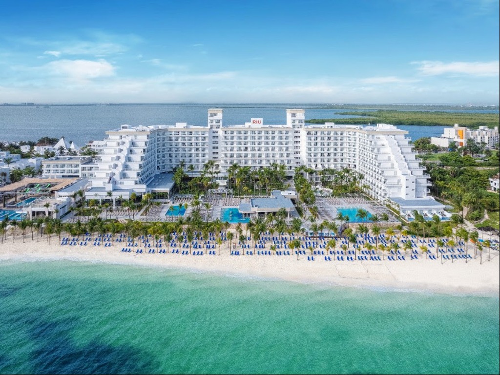 RIU Brings Its Party Events To Cancun
