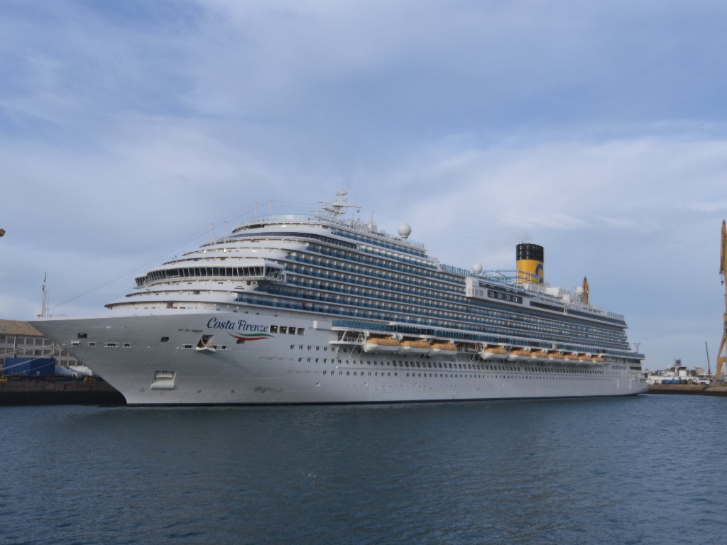 Carnival welcomes 27th ship to fleet with Carnival Firenze