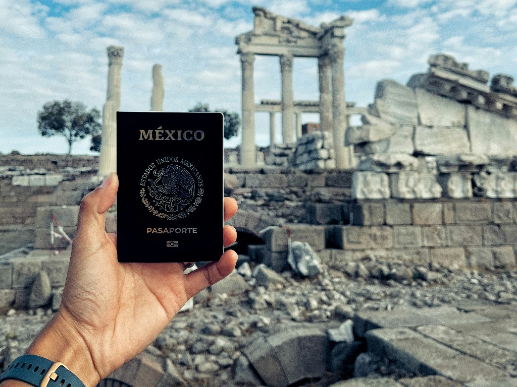 Canada adjusts travel requirements for Mexican citizens