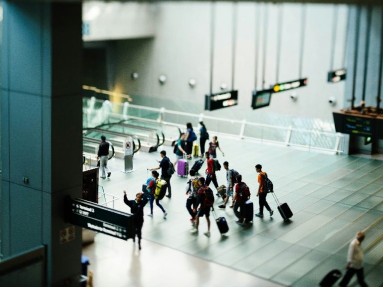 Canadian government responds to Ebola outbreak with temporary border ...