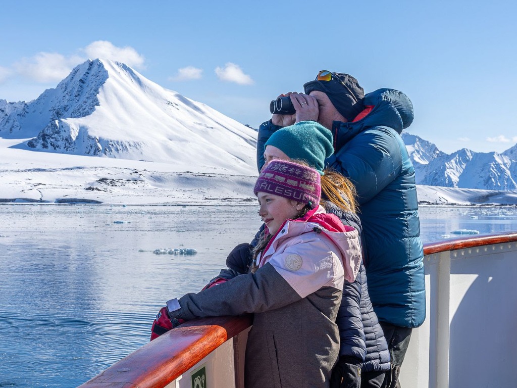 Hurtigruten puts more Svalbard tours on the itinerary