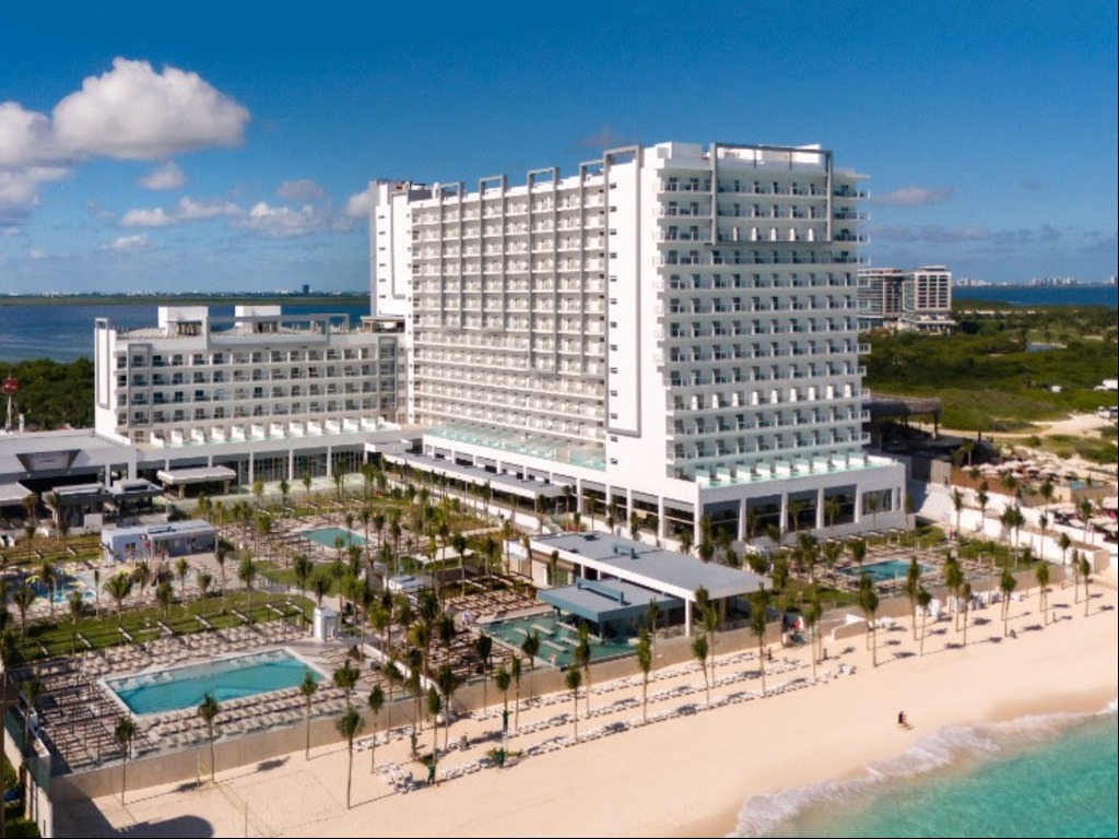 RIU Hotels & Resorts opens Riu Ventura in Cancun