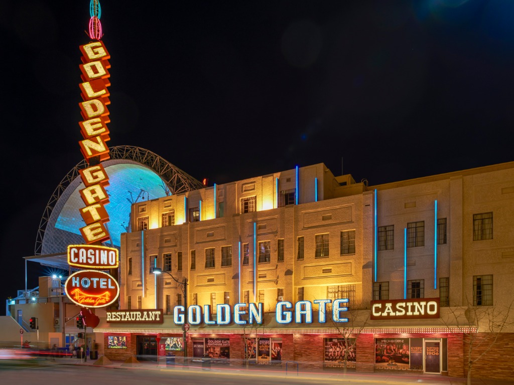 Three Vegas properties tempting Canadians with At Par offer