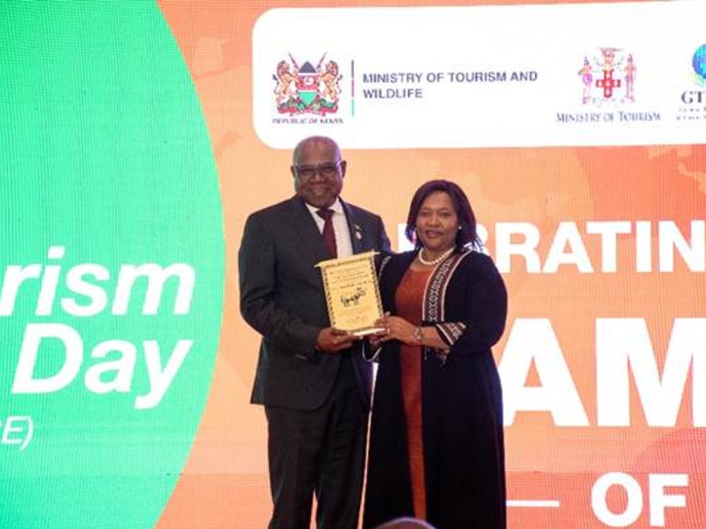 Jamaica’s Bartlett honoured with tourism resilience award