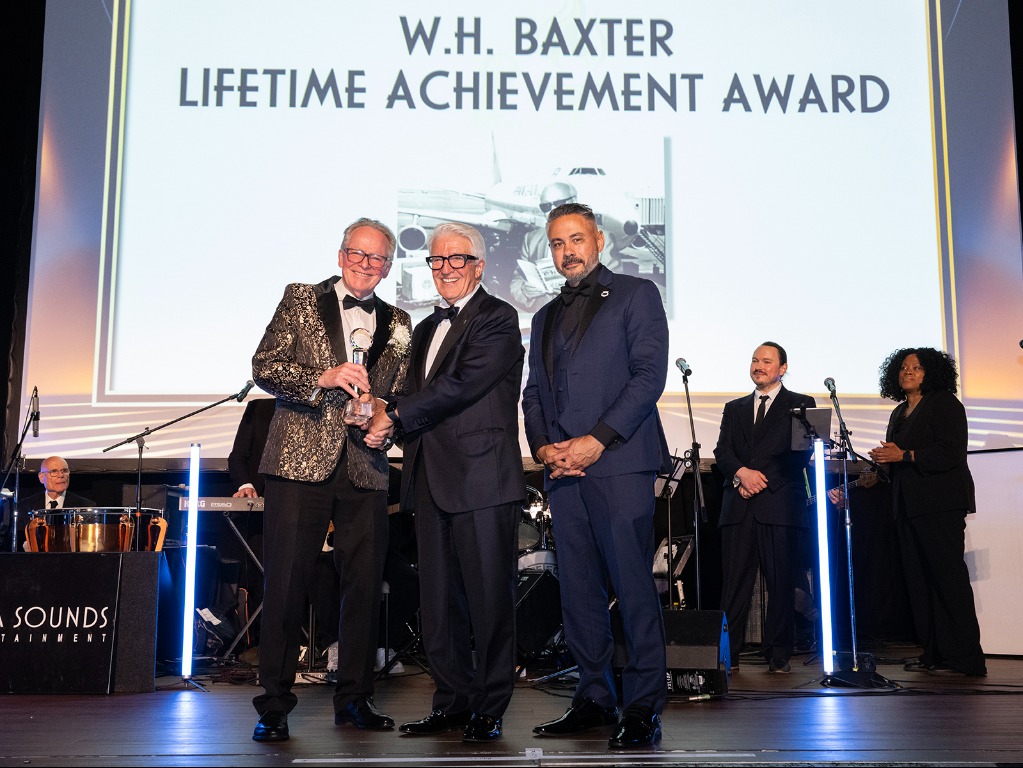 Porter Airlines’ Robert Deluce receives 2026 W.H. Baxter Lifetime Achievement Award at Agents’ Choice Gala