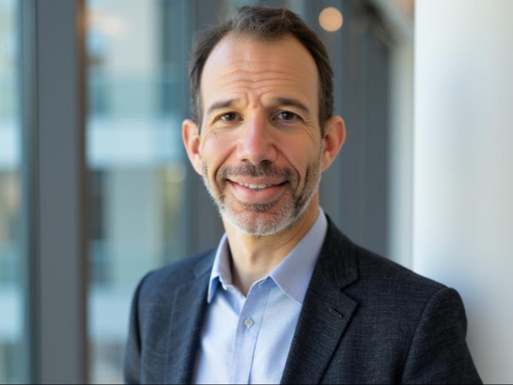 Norwegian Cruise Line names Lee Applbaum as CMO