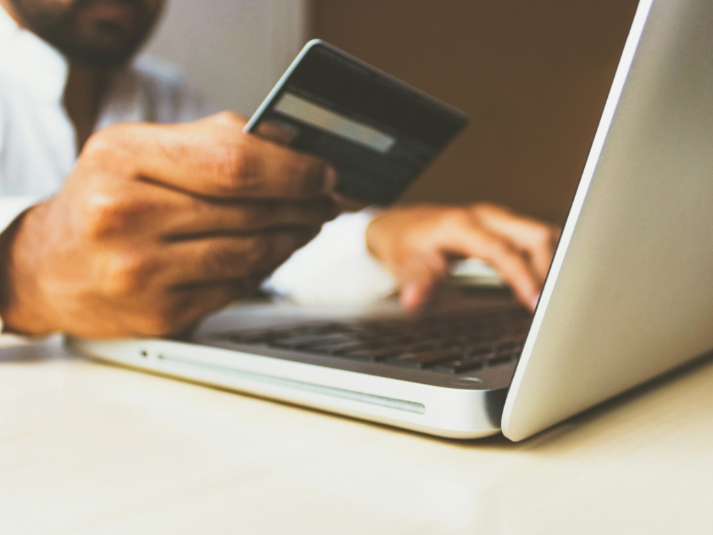Report finds travel payments being reshaped by digital wallet growth